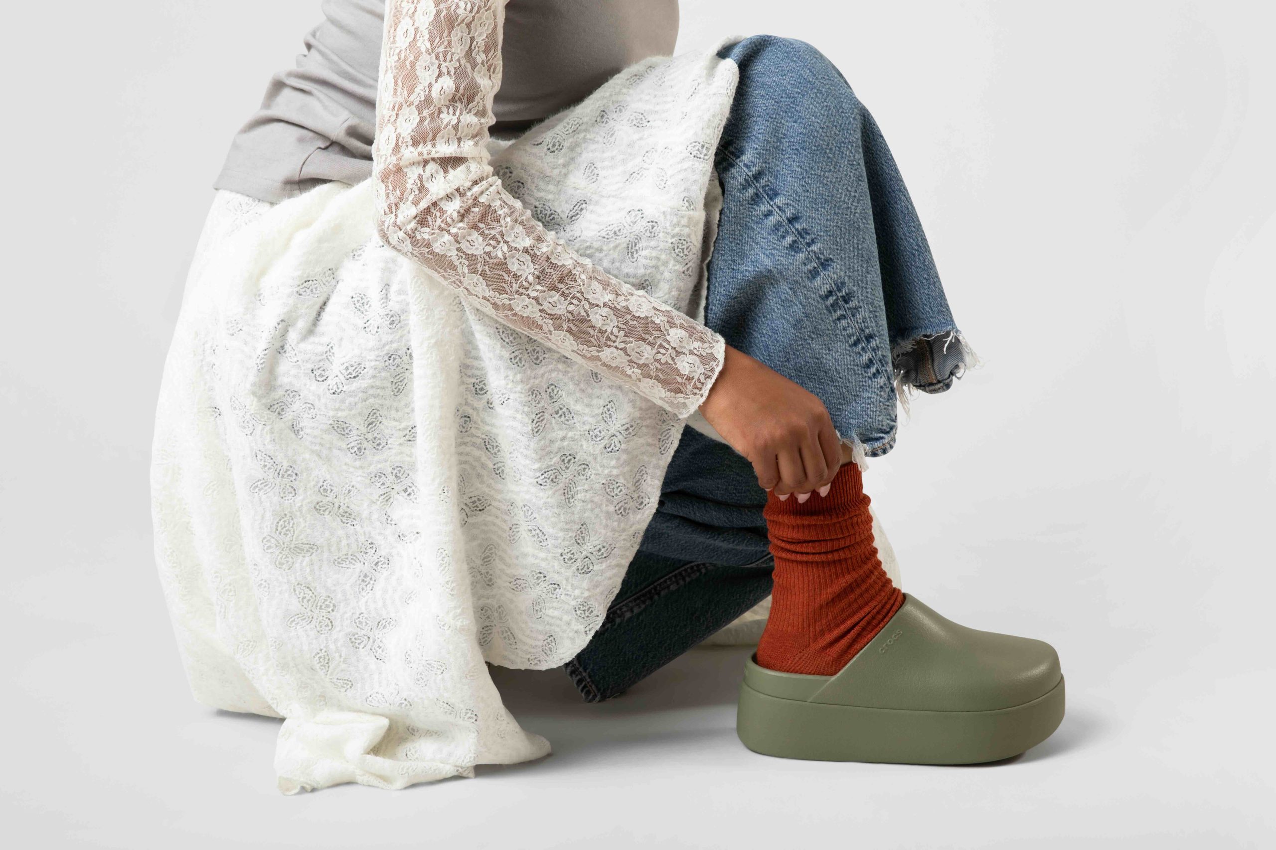 Crocs Height – o noua perspectiva, acelasi confort iconic