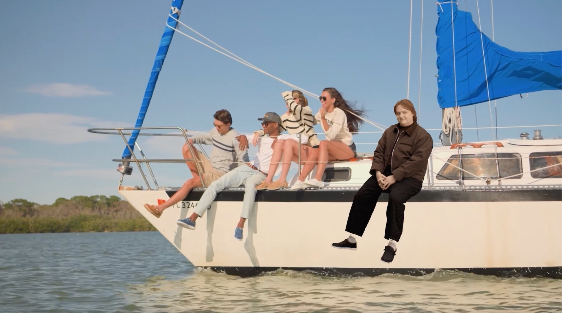 HEYDUDE lanseaza „Escape to HEYDUDE Country” alaturi de superstarul global Lewis Capaldi
