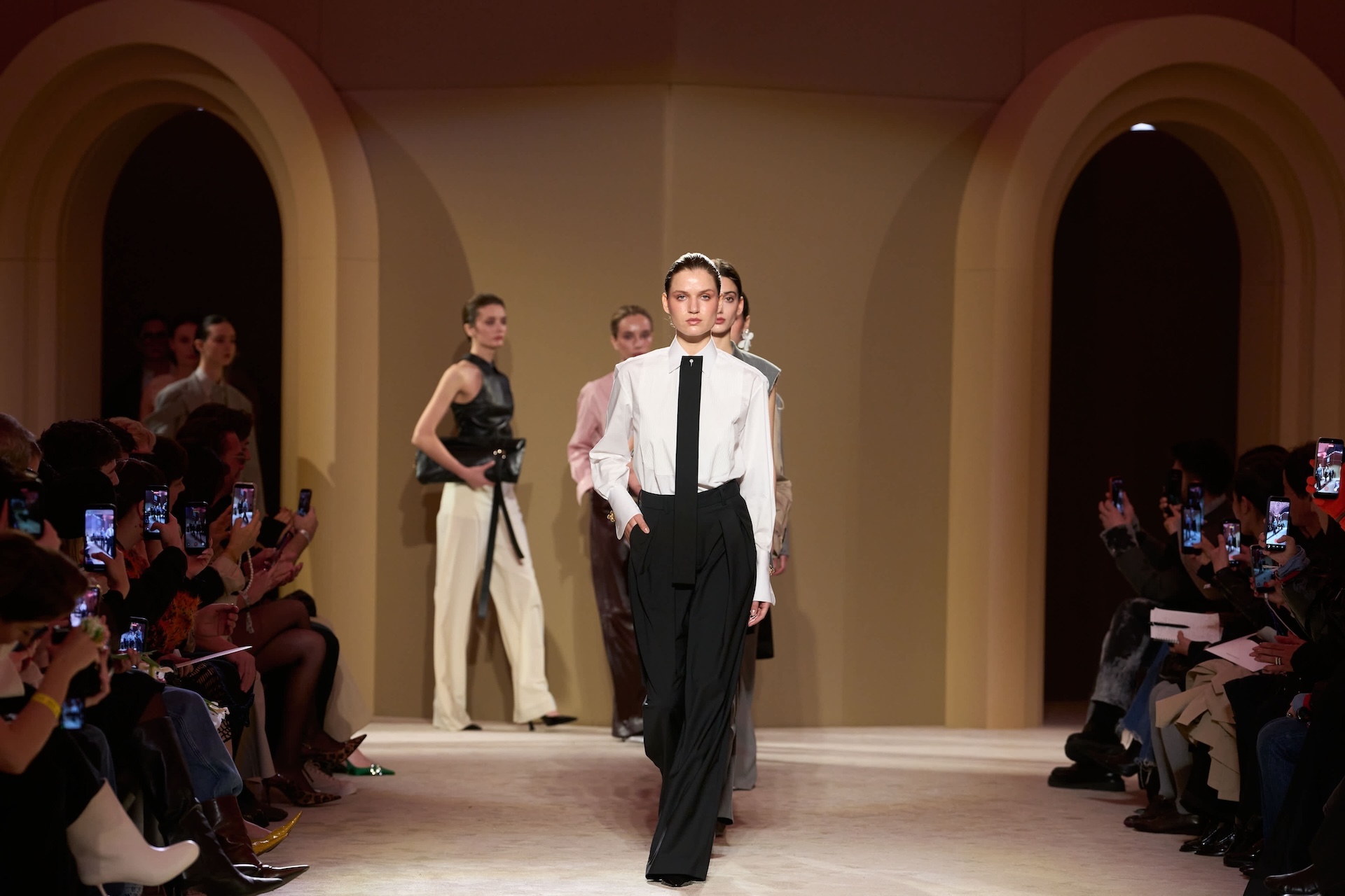 Mercedes-Benz Bucharest Fashion Week FW26: Bucurestiul se reafirma pe harta modei in Europa de Est